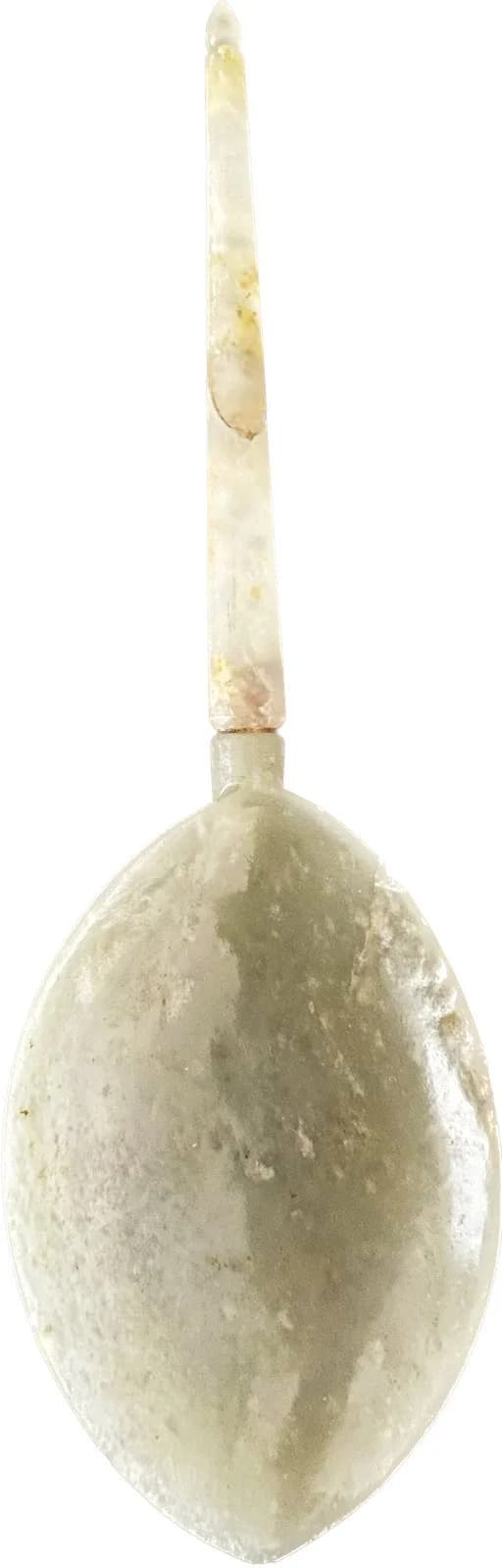 A FINELY CARVED JADE SPOON
