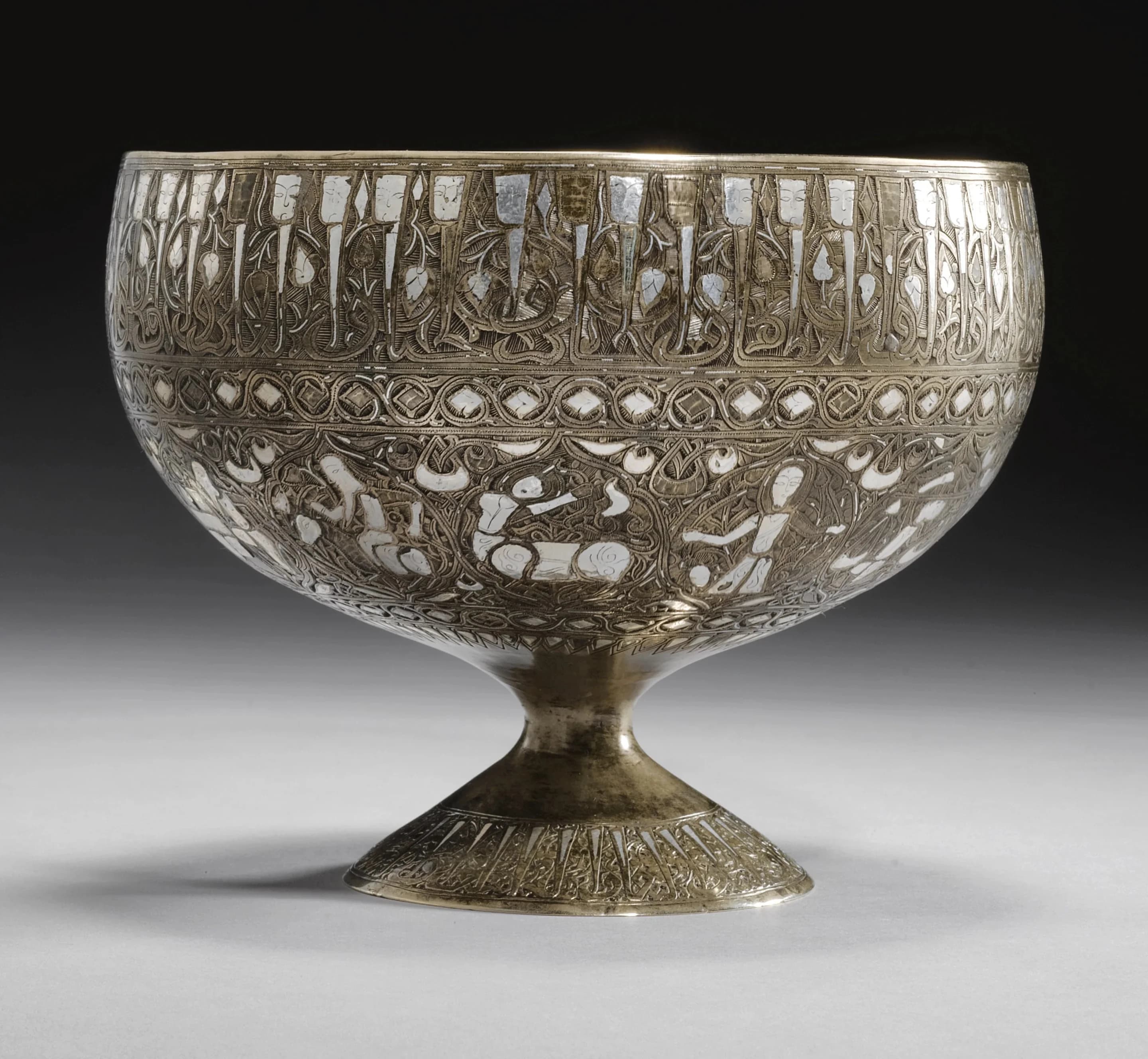 A SILVER-INLAID HIGH-TIN BRONZE FOOTED CUP