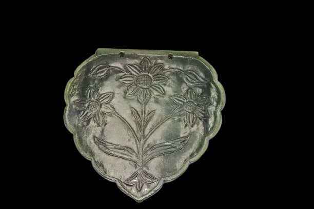 A RARE LARGE TIMURID/EARLY SAFAVID JADE PENDANT